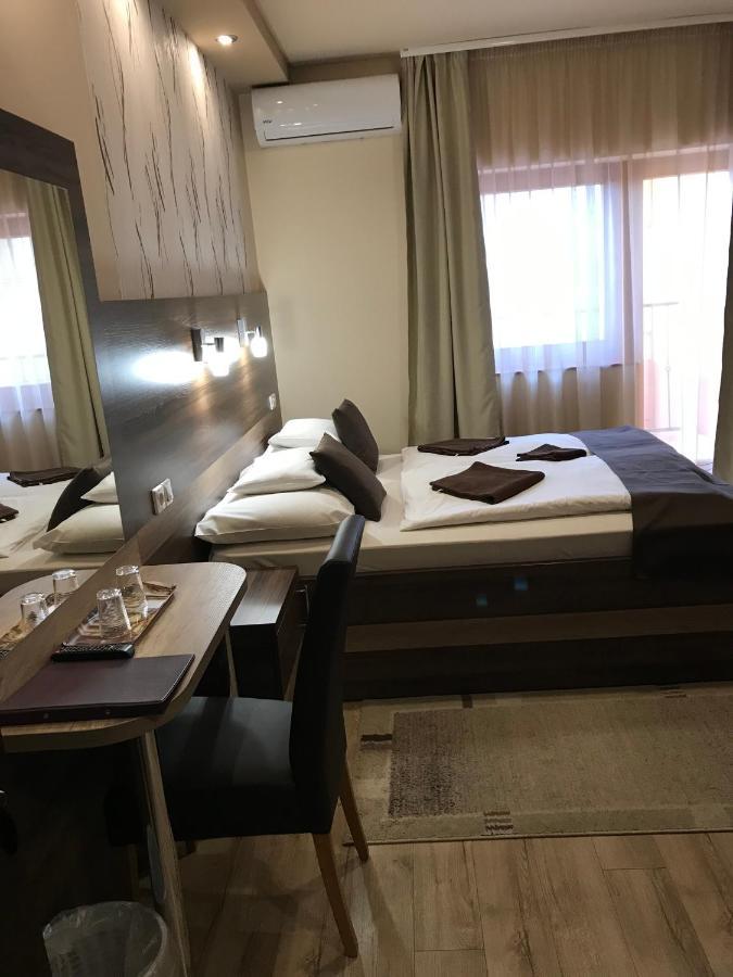 Royal Hotel Cserkeszőlő المظهر الخارجي الصورة