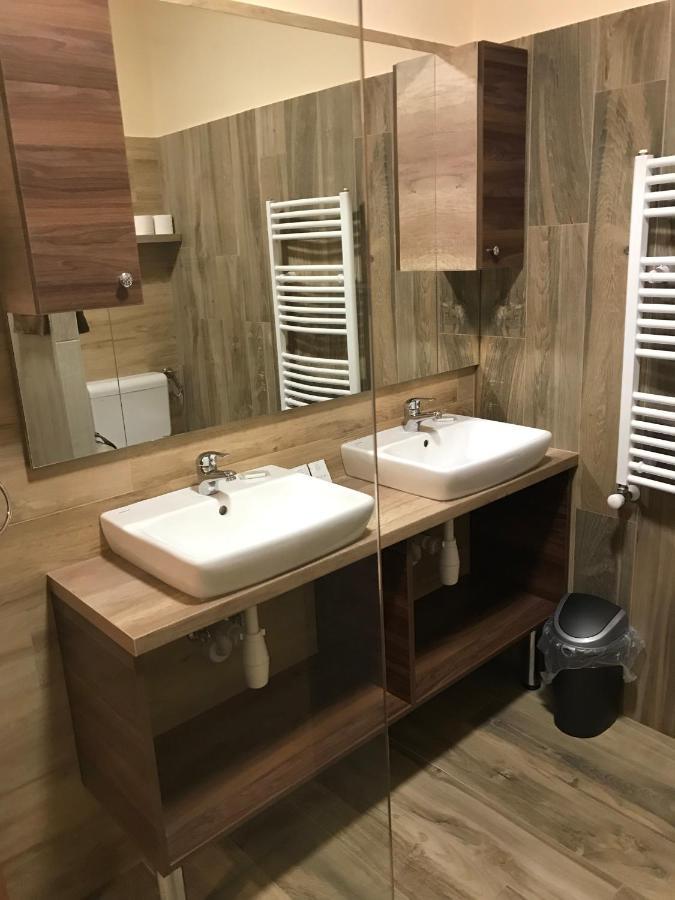 Royal Hotel Cserkeszőlő المظهر الخارجي الصورة