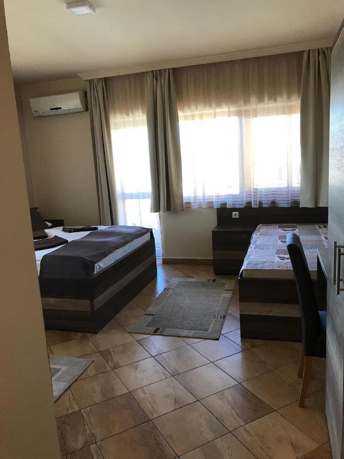 Royal Hotel Cserkeszőlő المظهر الخارجي الصورة