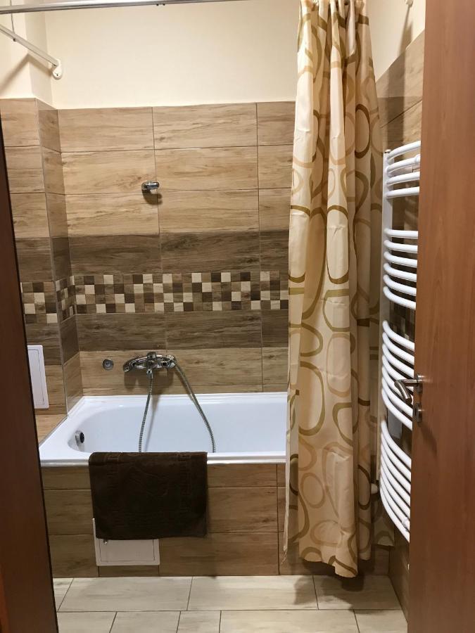 Royal Hotel Cserkeszőlő المظهر الخارجي الصورة