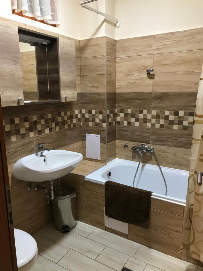 Royal Hotel Cserkeszőlő المظهر الخارجي الصورة