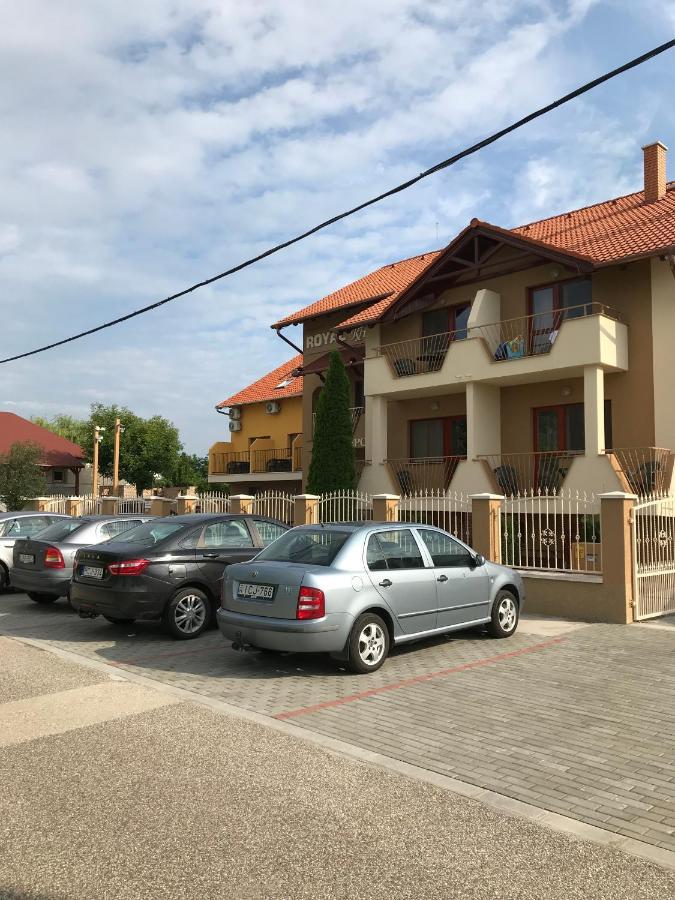 Royal Hotel Cserkeszőlő المظهر الخارجي الصورة