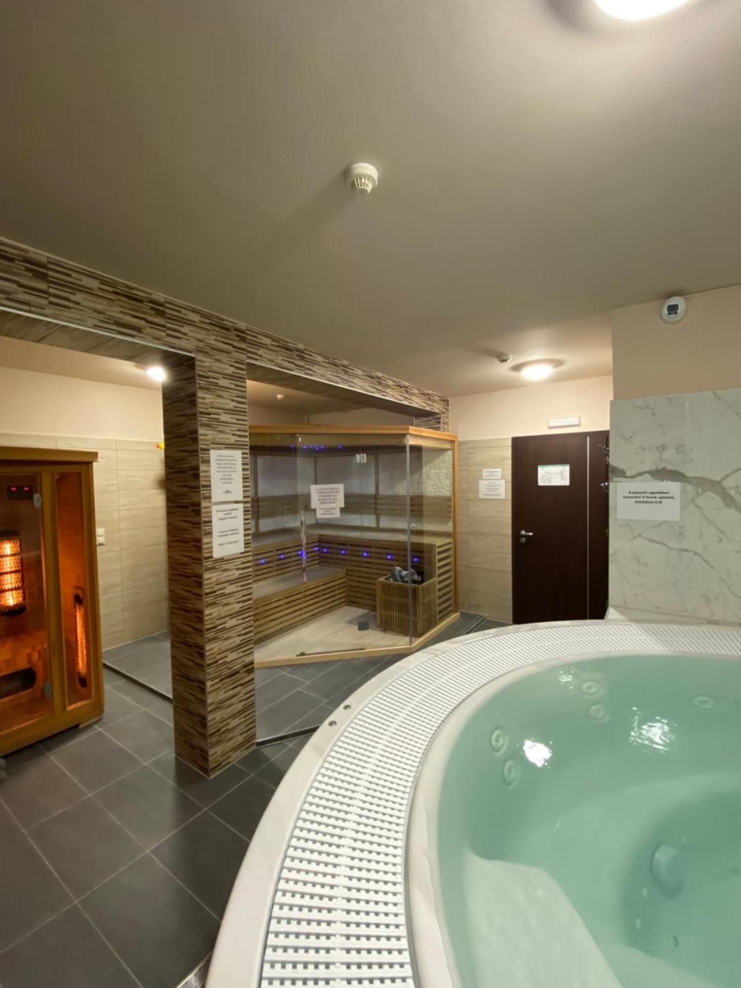 Royal Hotel Cserkeszőlő المظهر الخارجي الصورة