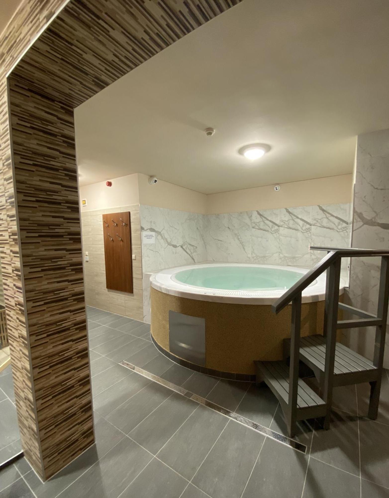 Royal Hotel Cserkeszőlő المظهر الخارجي الصورة