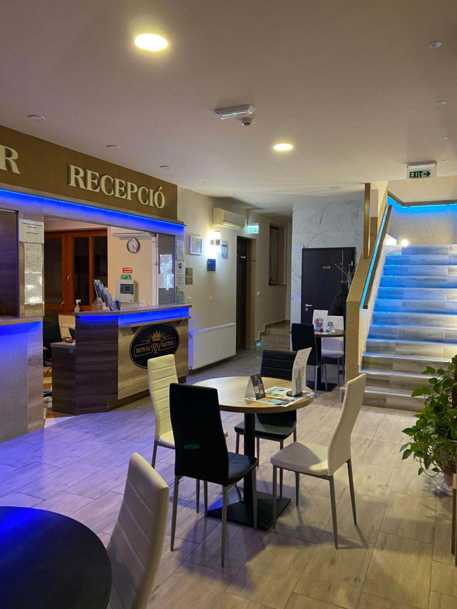 Royal Hotel Cserkeszőlő المظهر الخارجي الصورة