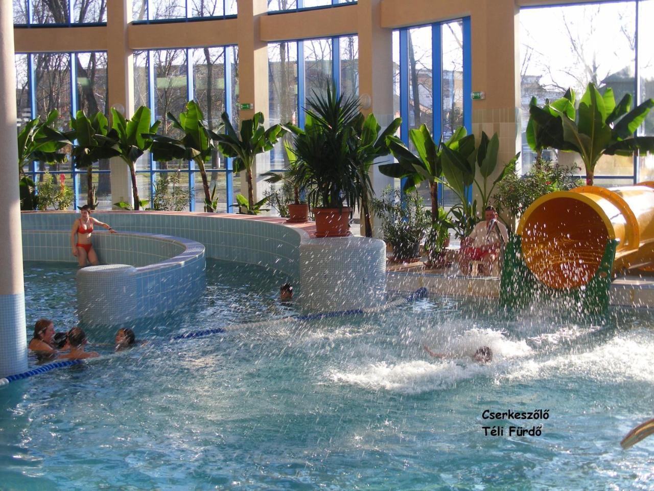 Royal Hotel Cserkeszőlő المظهر الخارجي الصورة